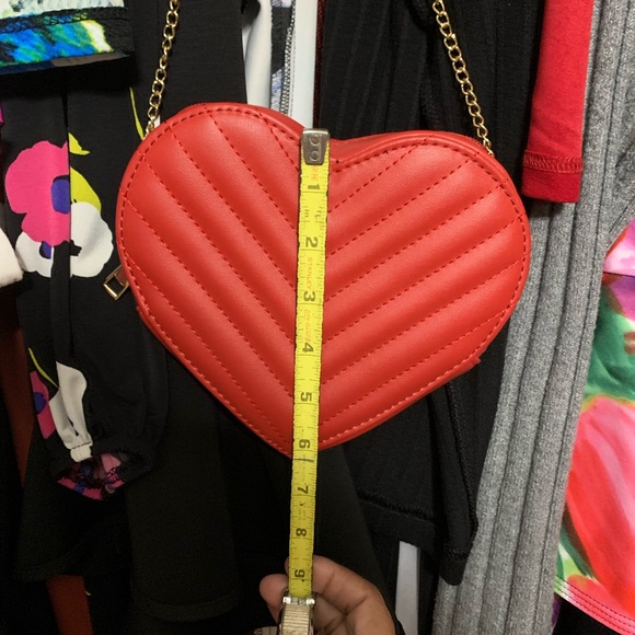 Red heart shaped shoulder bag small - Picture 4 of 5